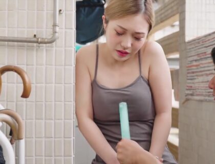 Chồng đi vắng vợ khát khao yêu thương với bố chồng