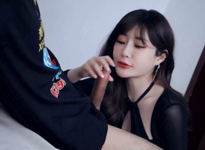 Em chồng mê mẩn chị dâu khi anh trai mải chơi game