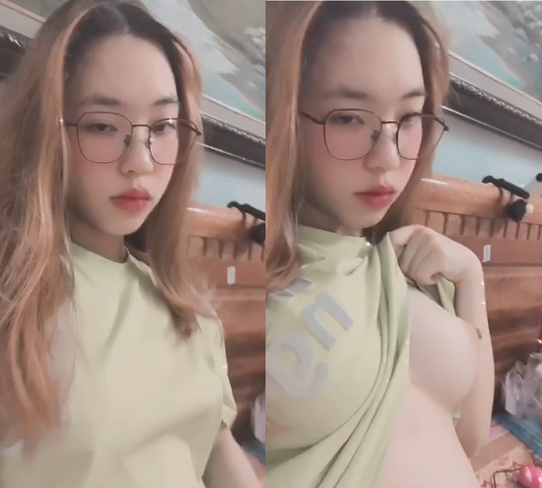 Nàng thư ký quyến rũ trong phòng họp