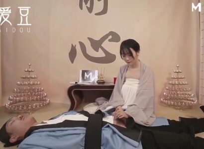 Nữ tu lẳng lơ rên rẩy bên cạnh hiệp sĩ
